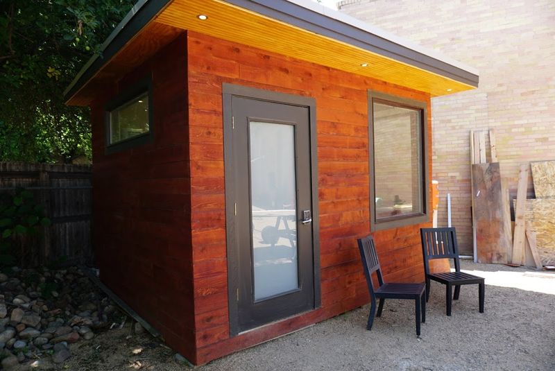 I would love to live in this tiny home and be able to move it where ! Plus  I like the deck on the roof : r/TinyHouses